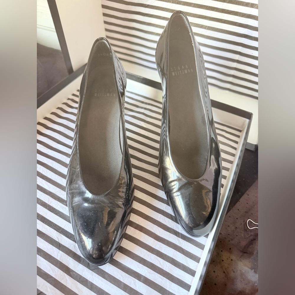 Stuart Weitzman Black Patent Leather Round-Toe Pumps